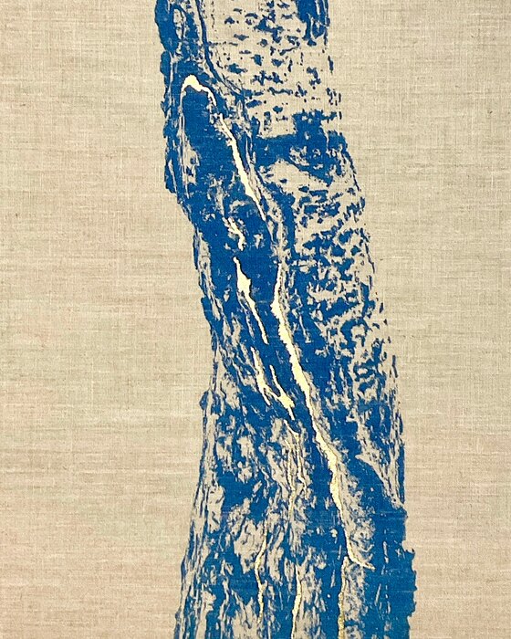 «Memorias Visibles V», cianotipia sobre lino de Sara Tana